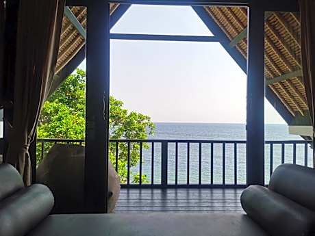 Ocean Front Duplex Villa with Kitchen