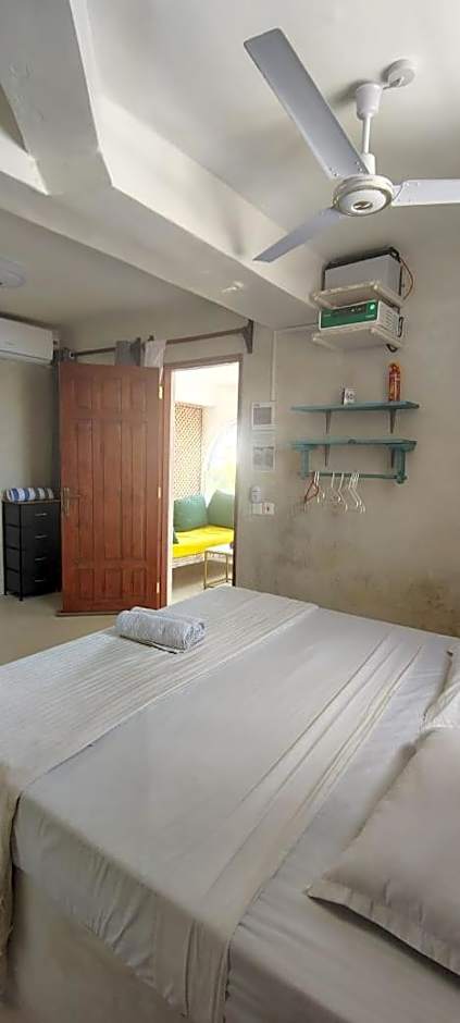 Kaleb's Beachfront Serviced Studio Apartments