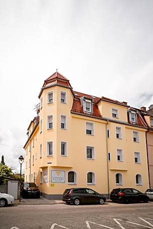 Boardinghouse Victory