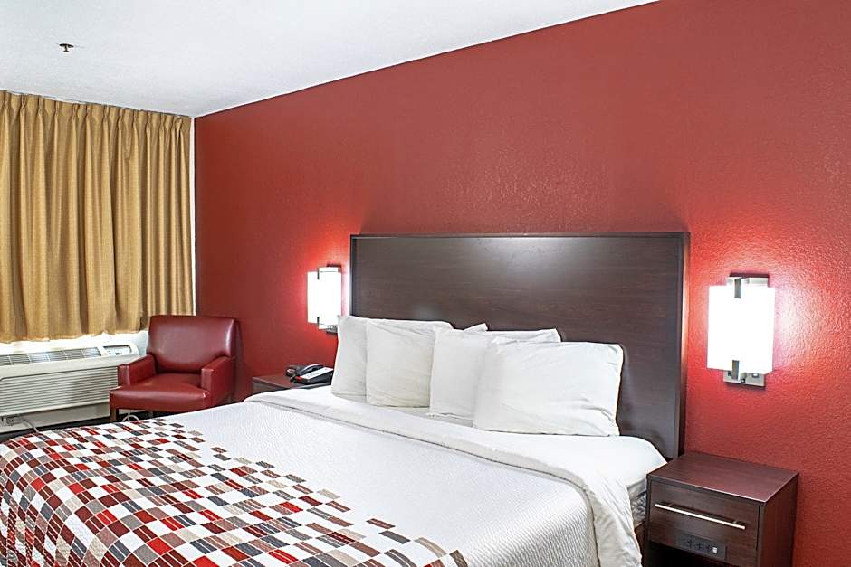 Red Roof Inn & Suites Middletown-Franklin