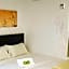 Apple 1 Hotel Gurney