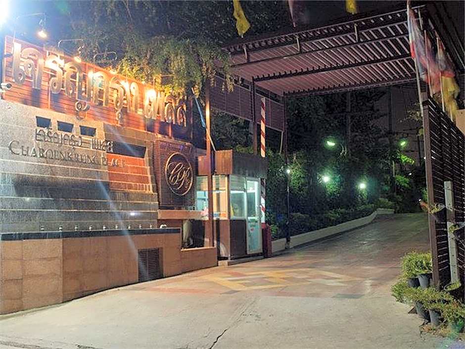Charoenkrung Place