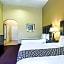 La Quinta Inn & Suites by Wyndham Houston New Caney