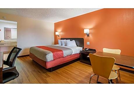 1 Queen Bed | Non-Smoking, Micfridge