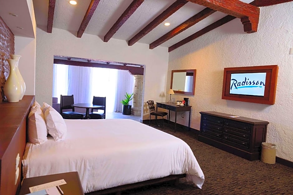 Photo 1 of 2 of 1 King Bed Suite