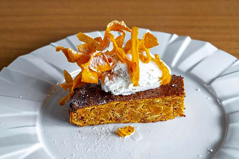 Meriton Old Town Garden Hotel