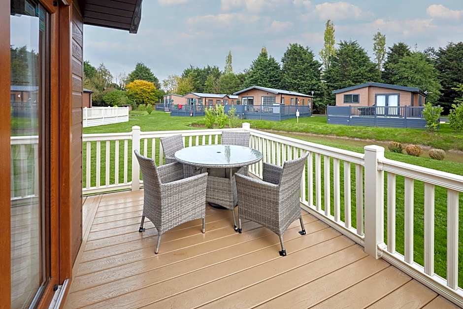 Kinship Lodge with Hot Tub
