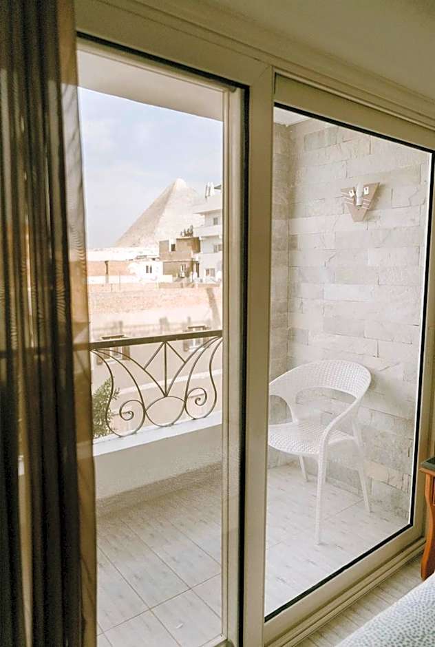 Jimmy Pyramids Hotel