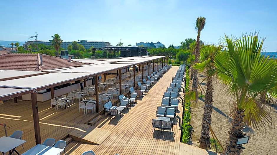 La Benata Beach Hotel