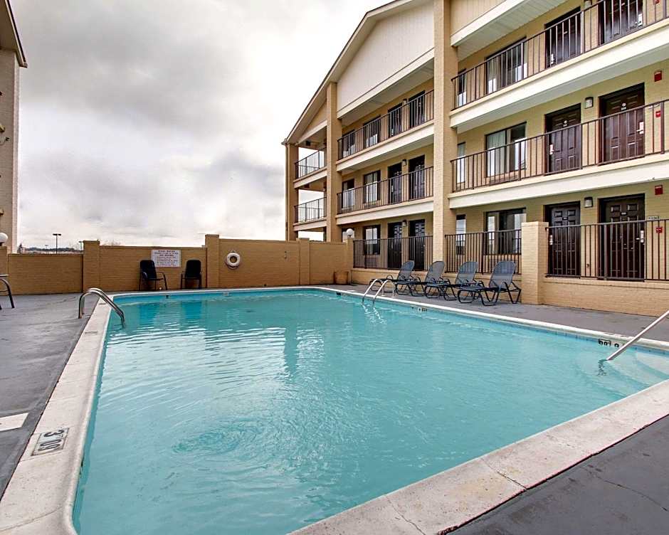 Econo Lodge North Suburbs