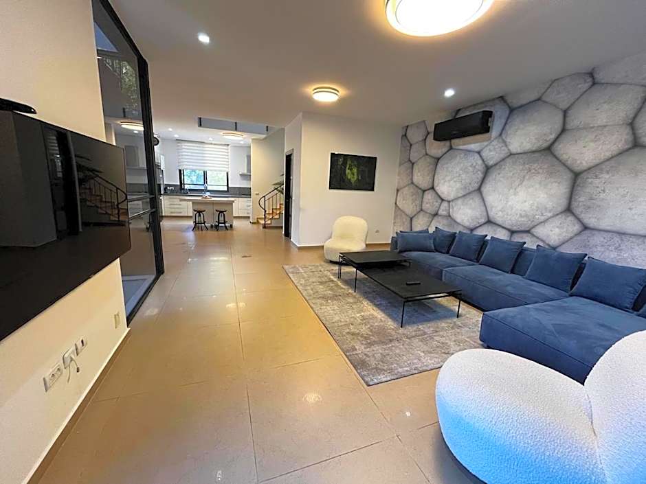 Photo 1 of 39 of Super house- villa09