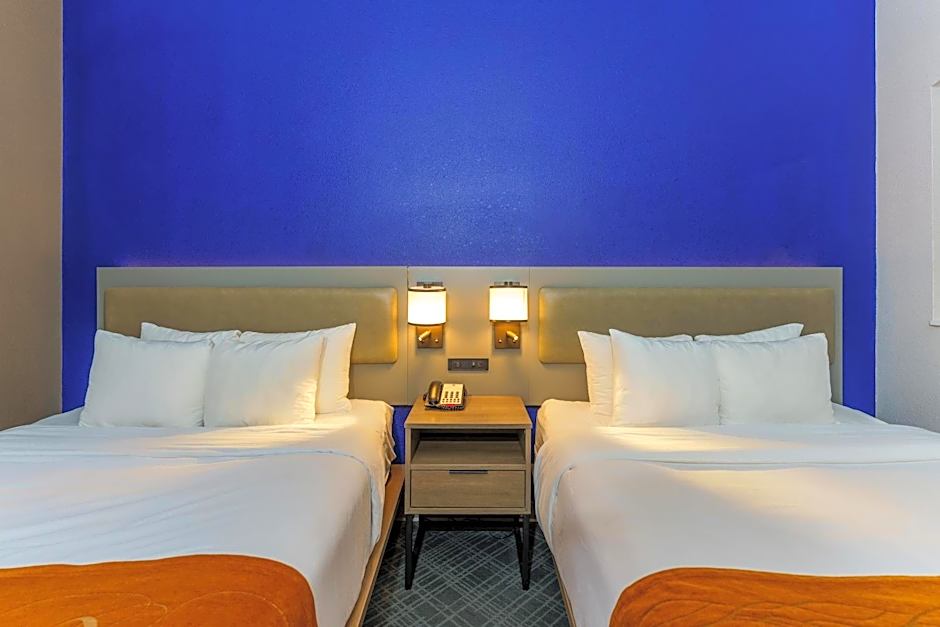 Comfort Suites University Drive