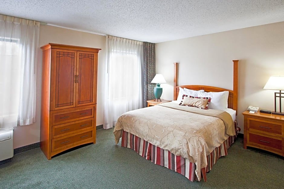Staybridge Suites Detroit-Utica by IHG