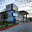 Deluxe Inn & Suites - Baytown
