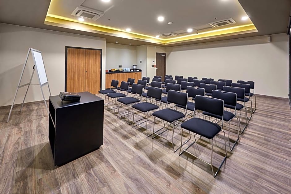 City Express Plus by Marriott Ciudad de Mexico Interlomas