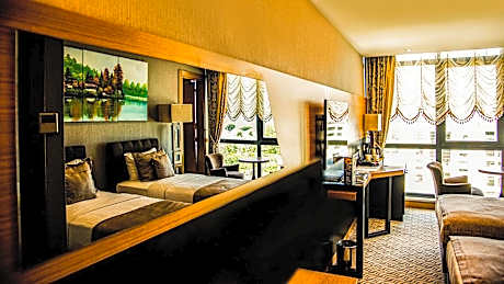 Family Suite with Sea View