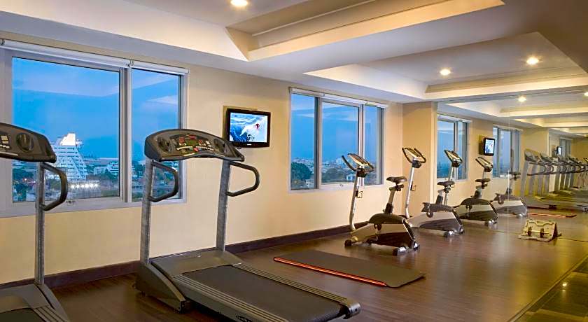 Hotel Santika Pandegiling Surabaya