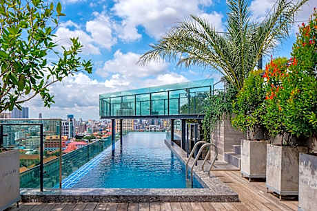 CHECK inn Phnom Penh Royal Palace