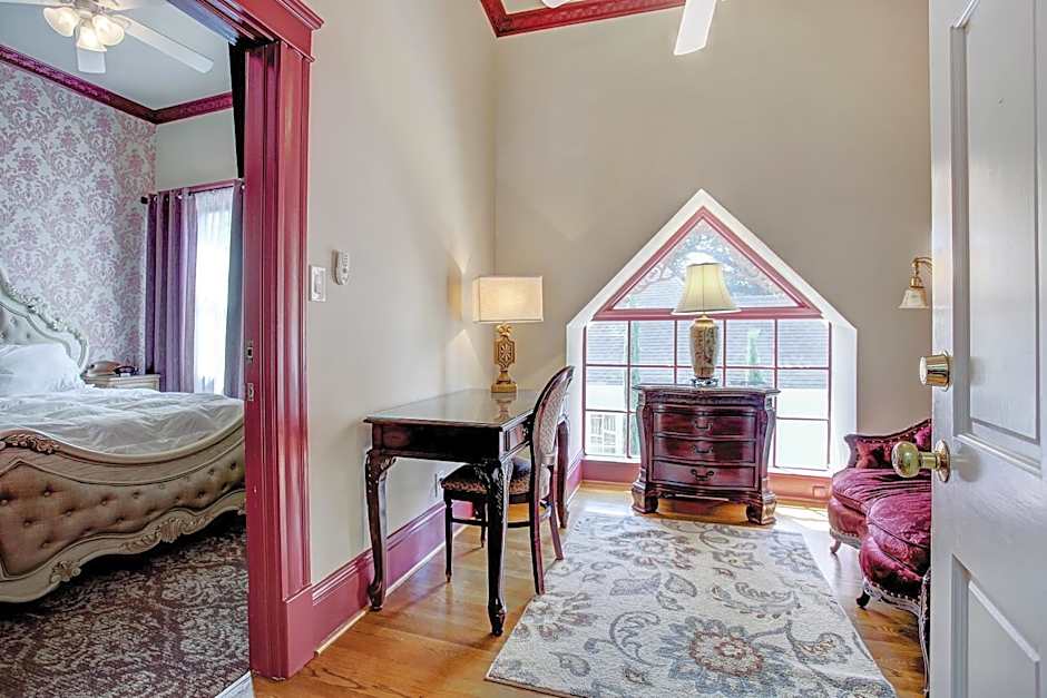 Sara's Bed and Breakfast Inn