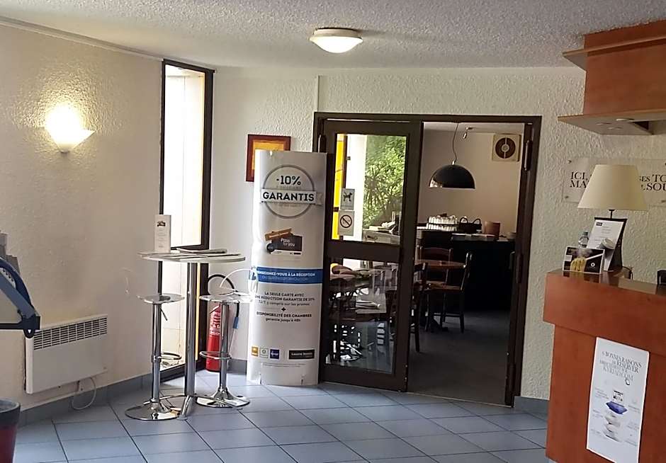 Kyriad Chantilly Hotel