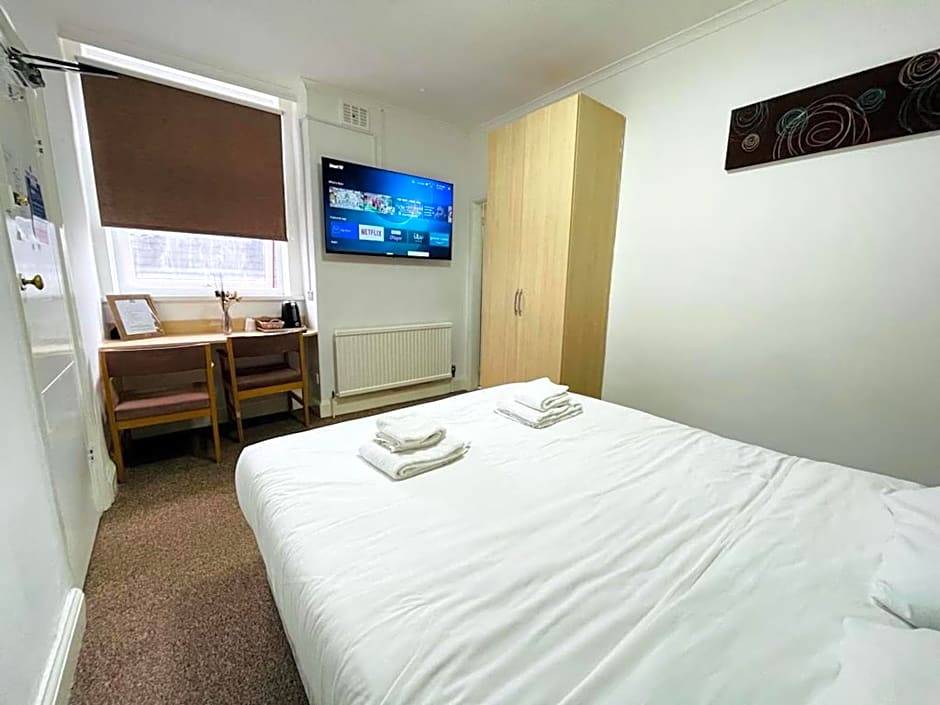 OYO Star Hotel, South Leicester