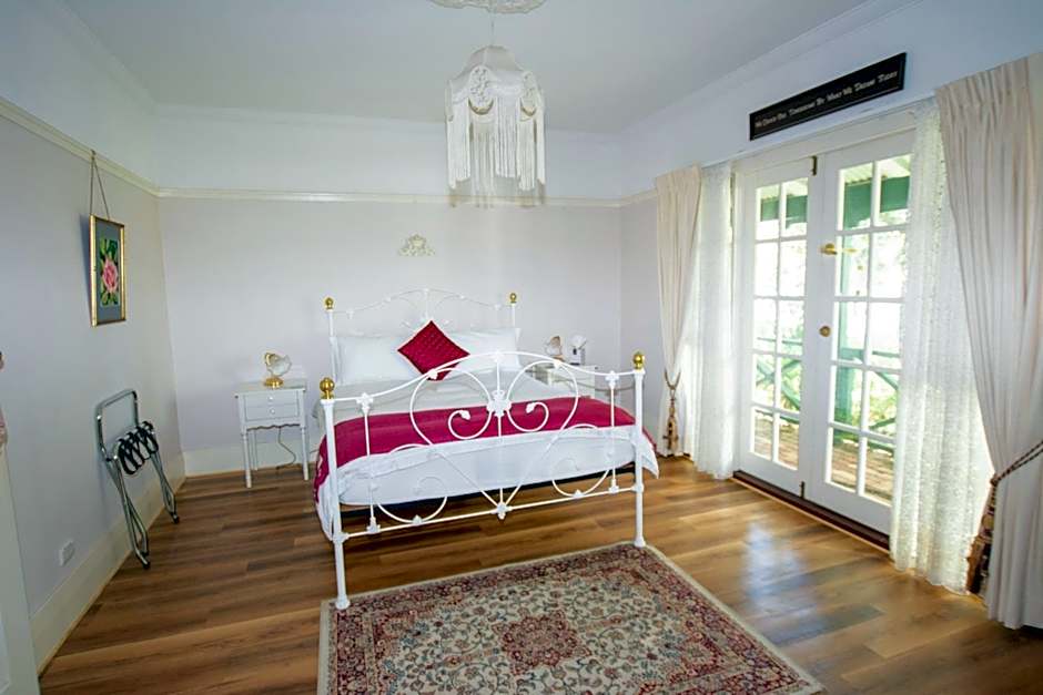 Rosebridge House Bed & Breakfast