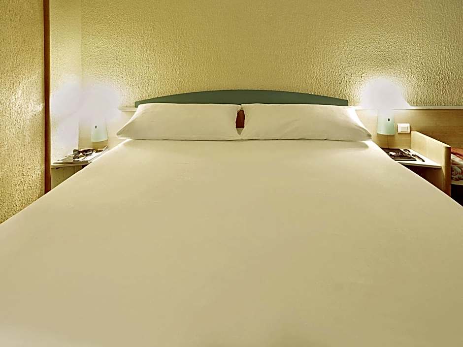 ibis Swansea
