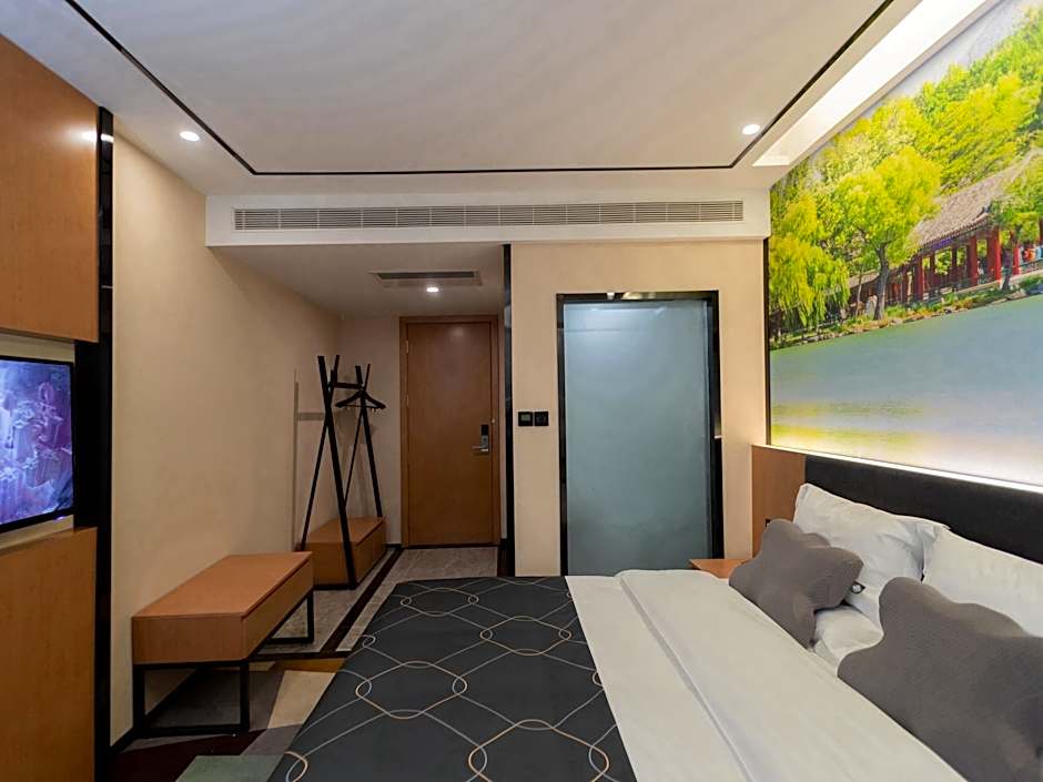 Chonpines Hotels· Tianshui Lantian City Square