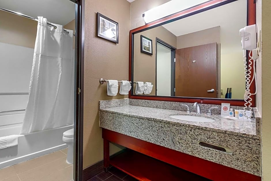 Comfort Suites Omaha East-Council Bluffs