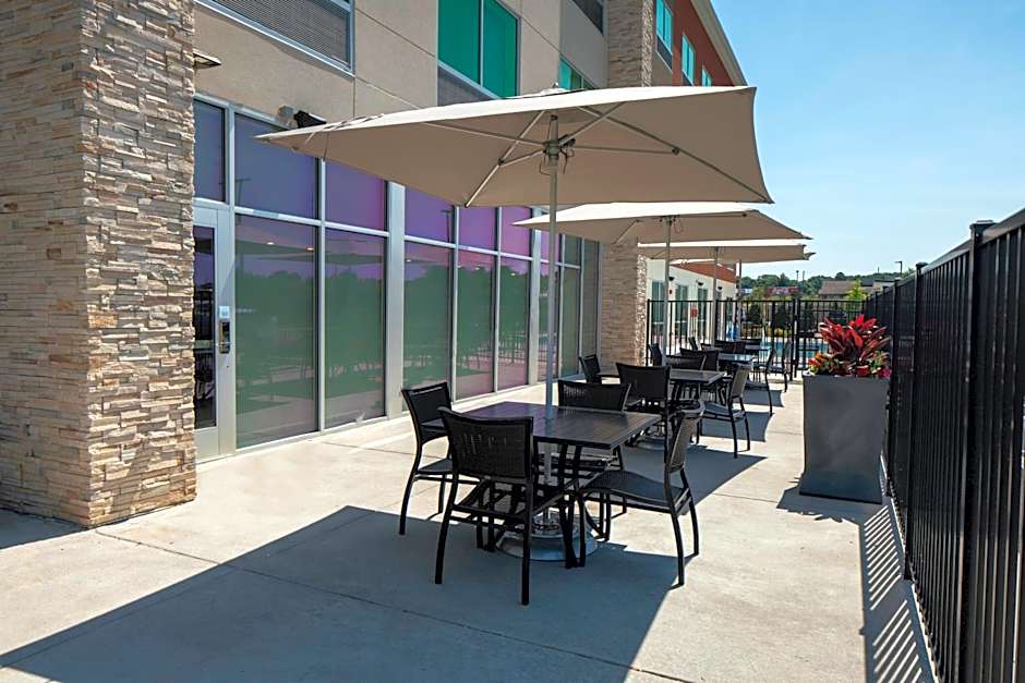 Holiday Inn Express and Suites Griffin By IHG