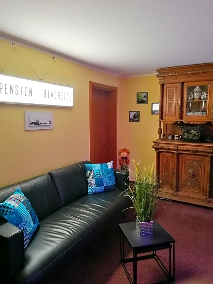 Pension Riverside in Leverkusen Hitdorf am Rhein - Zentral an der A1 und 59