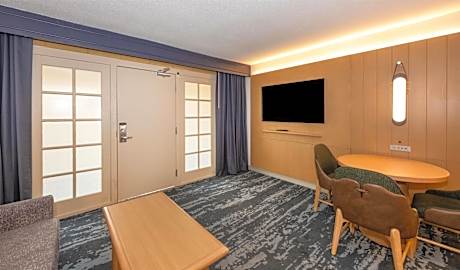 Two-Room Queen Suite with Two Queen Beds