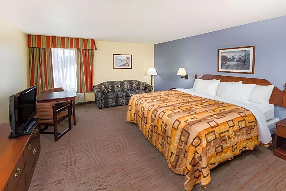 Days Inn by Wyndham Rayne