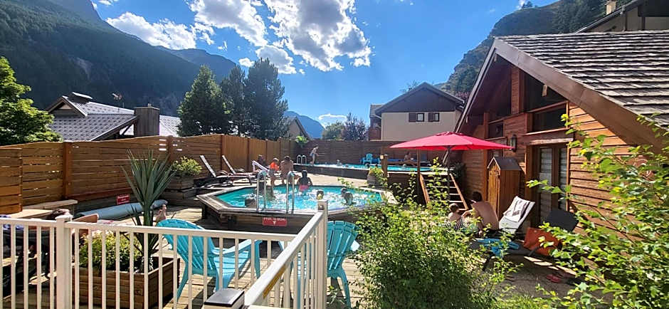 Chez Philippe - Appartements et Chalets - Panoramic Village vue Glaciers