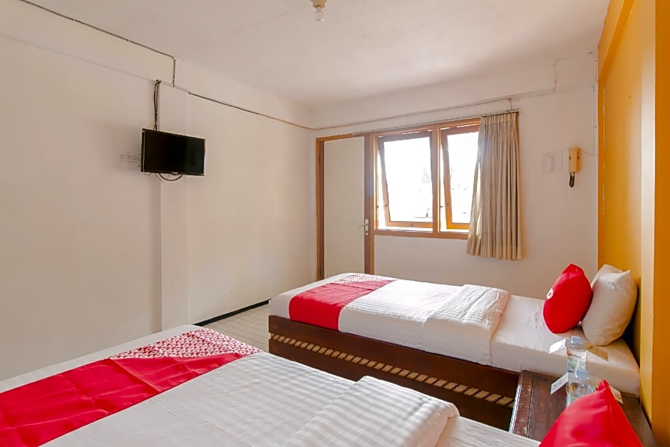 OYO 1996 Koneng Hotel