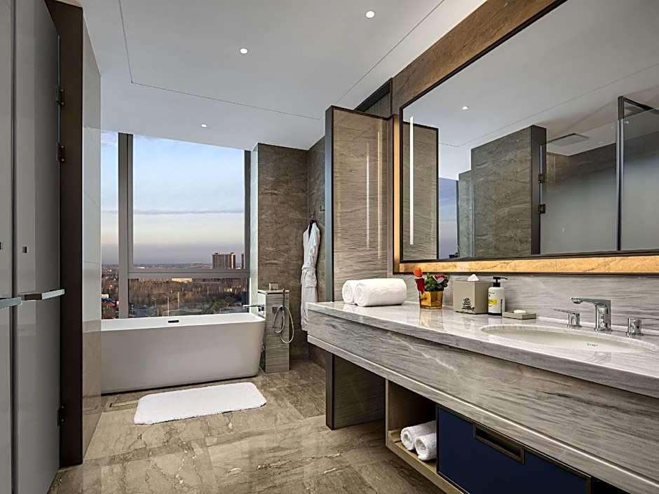 Pullman Huai'an Falcon