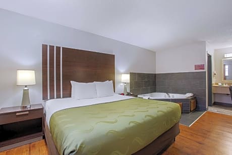 1 King Bed, Efficiency, Suite, Smoking