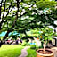 DAS SCHLOSSBERG - Boutique Hotel im Park- Nahe der Therme