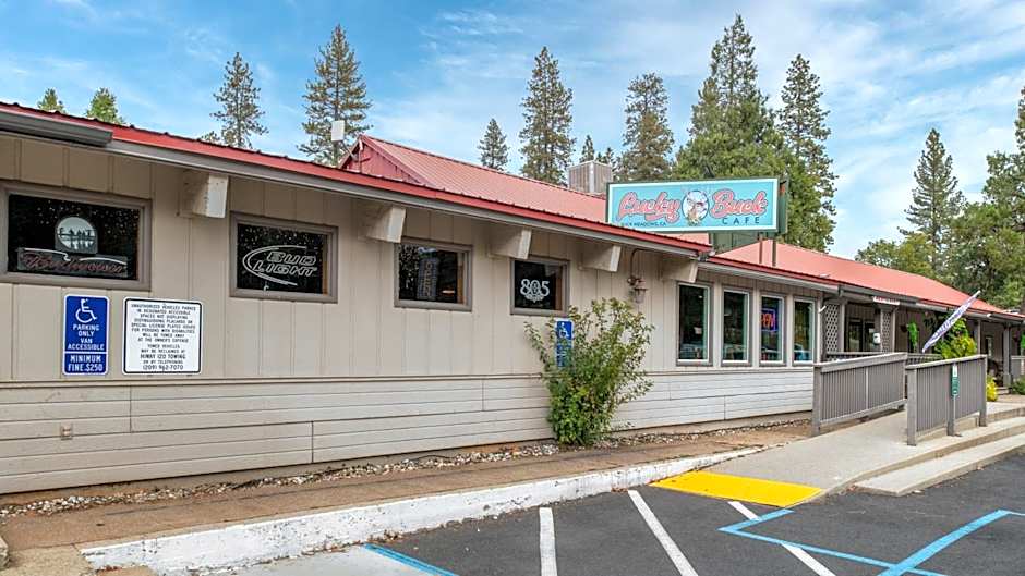 Buck Meadows Lodge