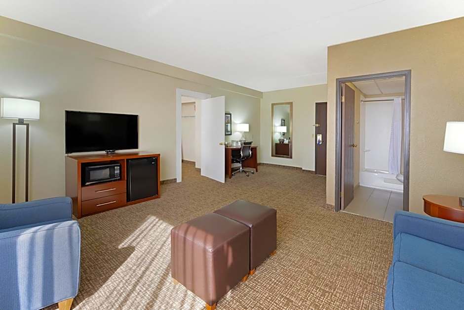 Comfort Inn & Suites Wichita Northeast