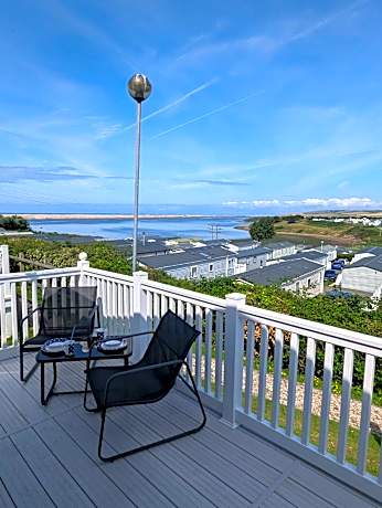 STUNNING CARAVAN with PANORAMIC VIEWS WEYMOUTH LITTLESEA HAVEN