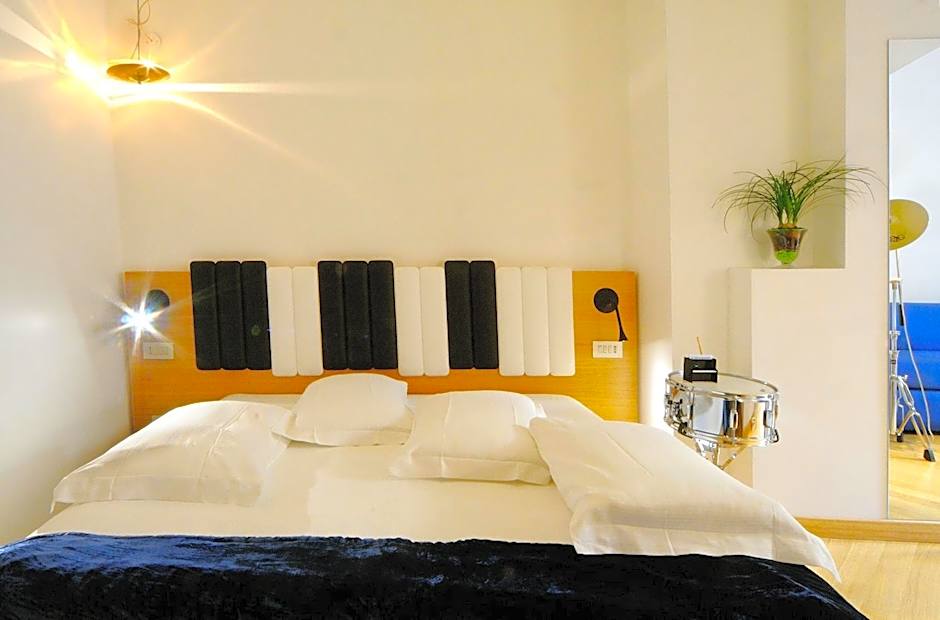 Hotel Franklin Feel The Sound