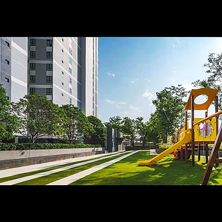 the base 网红公寓 市中心核心区顶层无边泳池俯瞰整个芭堤雅海湾