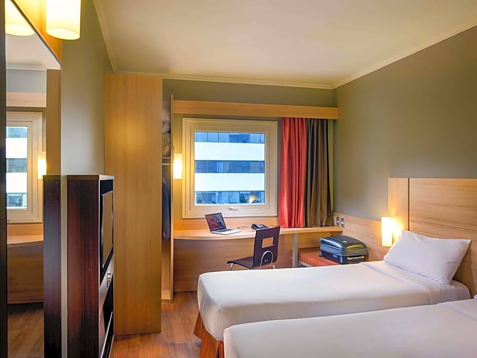 Ibis Santiago Providencia