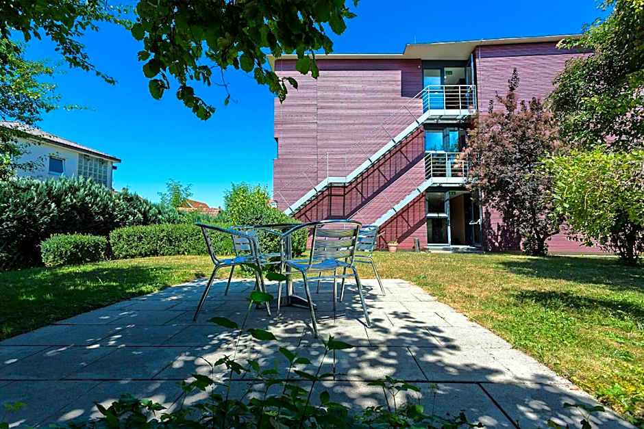 Bed & Breakfast Rotes Haus