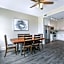 Spacious 4BR Luxury Condo Steps to French Quarter
