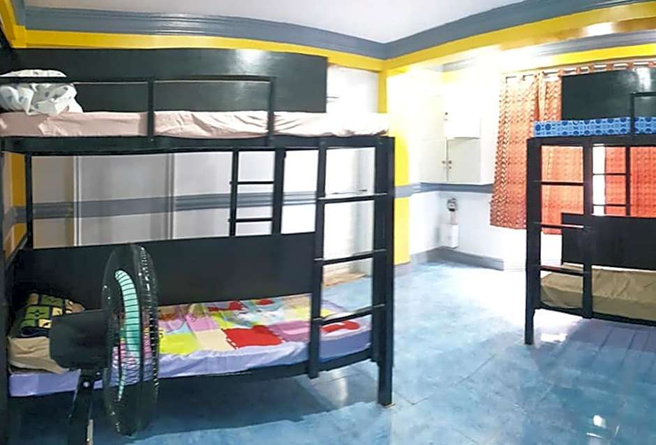 RGL Pinamalayan Condotel by RedDoorz