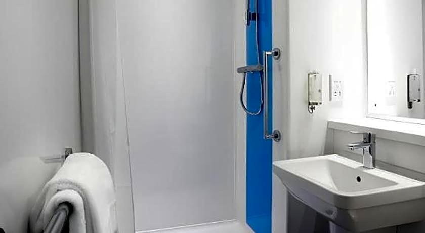 Travelodge Cardiff Central