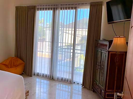 Soleil Suites Petitenget By the jero