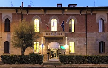 Hotel Navy
